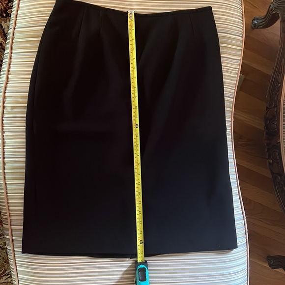 Kasper - women’s classic, timeless black suit. Jacket and matching skirt set. - Picture 5 of 11
